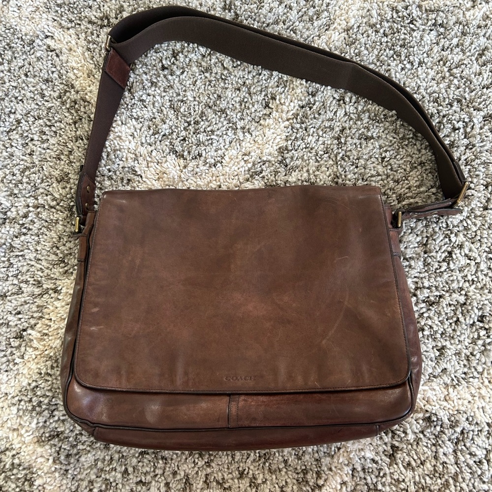 Coach legacy leather brown messenger bag, brass hardware, adjustable strap